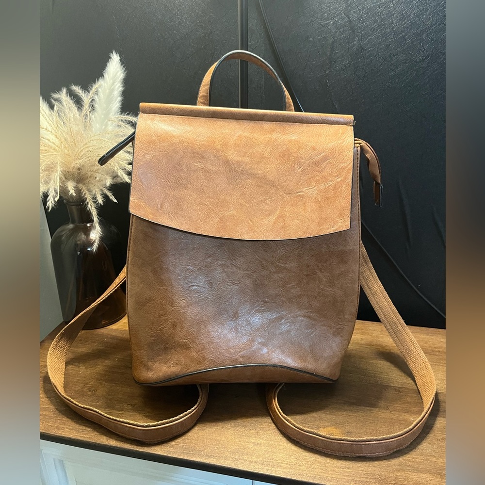 TARGET 🎯 BACKPACK/CROSSBODY PURSE